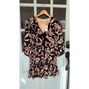 NWT Scalloped Tie Front Dress (L)